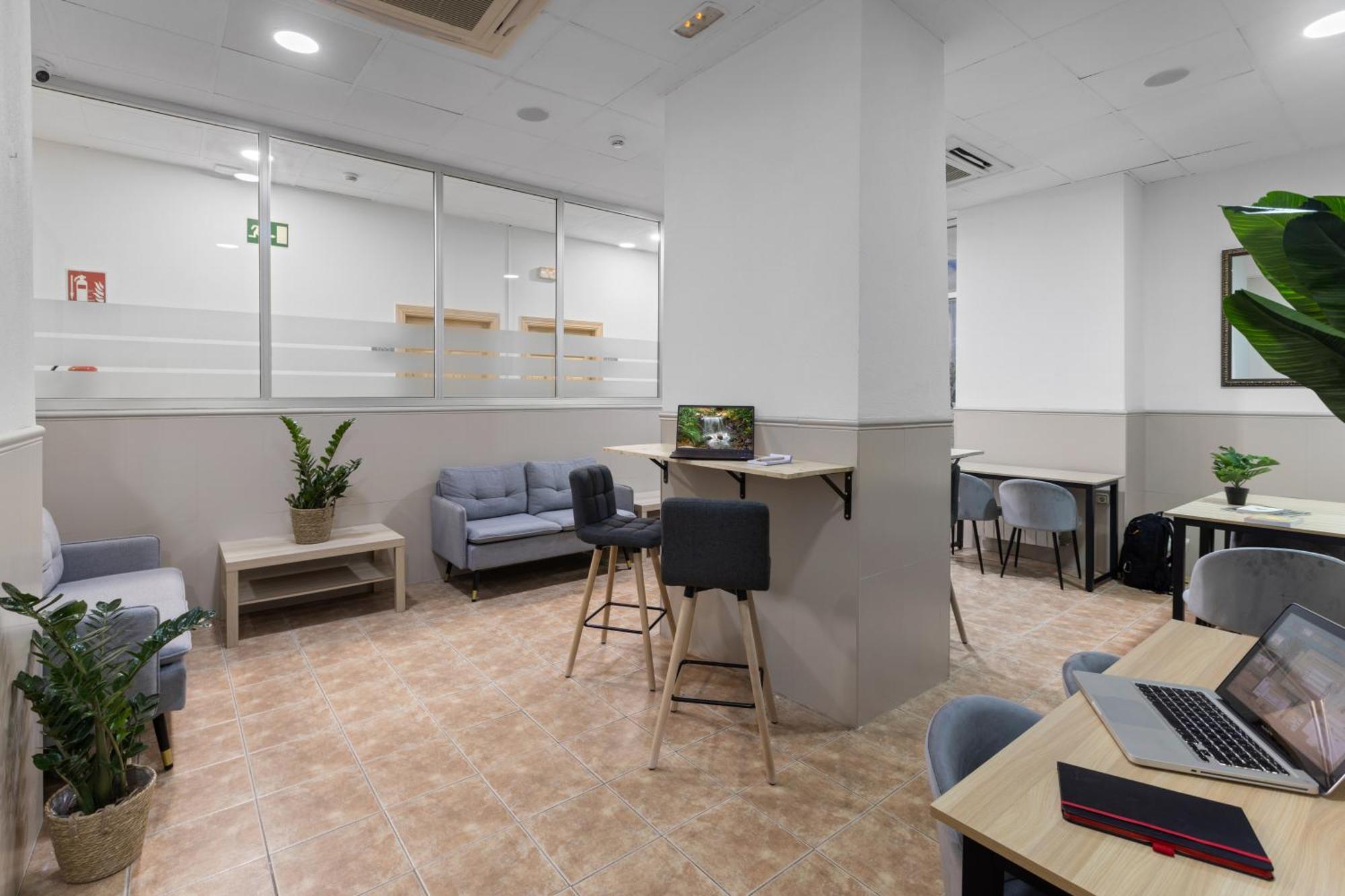 Vas Malaga Ciudad Hotel Ngoại thất bức ảnh