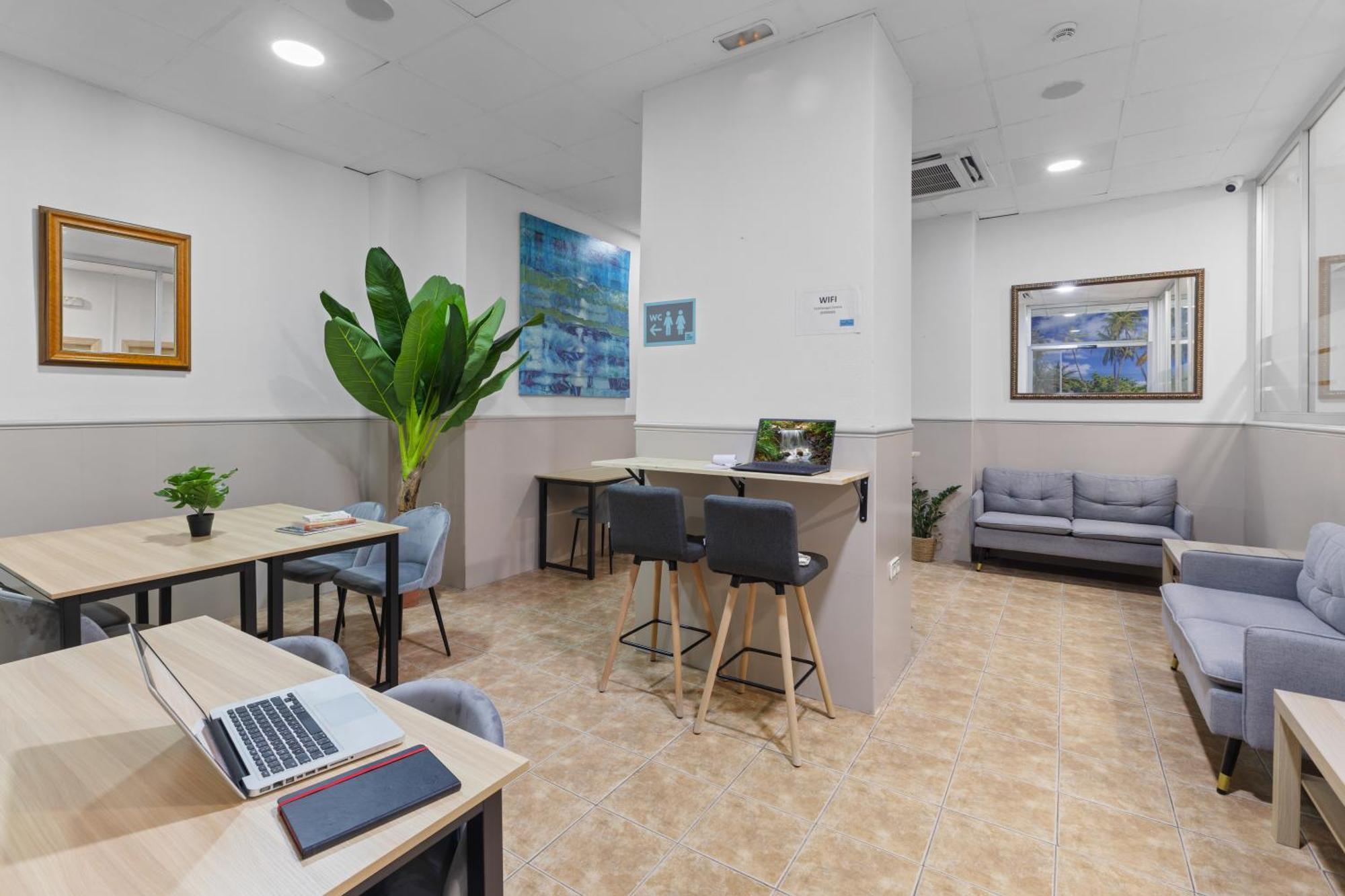 Vas Malaga Ciudad Hotel Ngoại thất bức ảnh